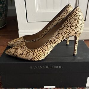 Banana Republic Spotted Tan and Black Heels